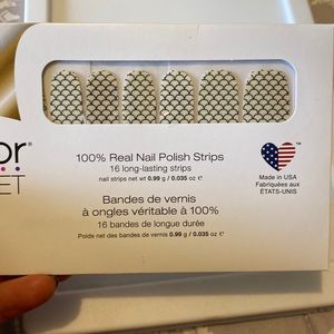 Color Street Mermaid you look (clear overlay)